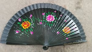 พัดไม้พับได้สองด้าน ลายเพ้นท์มือสไตล์สเปน ขนาด 2.5 นิ้ว ผลิตจากไม้  เป็นมิตรกับสิ่งแวดล้อม  รับทำโลโก้ตามสั่ง  ขายส่ง  สำหรับ<span class=keywords><strong>งาน</strong></span>แต่ง<span class=keywords><strong>งาน</strong></span> - Product Image 5