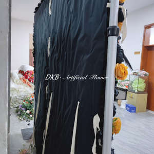 DKB - Muro de Flores Artificiales de Seda Negra y Amarilla de 8 pies x 8 pies con Tacto Real, con Cremallera para Colgar, Decoración de Boda, Forma Personalizada - Product Image 4