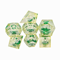 Jeu de dés polyédriques DND en acrylique et résine avec noyau liquide, 7 pièces, bords tranchants, coffret cadeau pour jeux de D&D