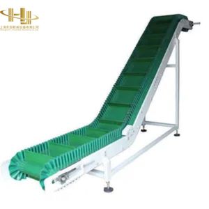 Système de convoyeur à bande inclinée en PVC vert de qualité alimentaire pour l'élévation de snacks et de produits alimentaires avec conception antidérapante à crampons - Product Image 3