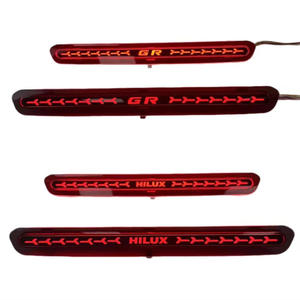 Feu stop surélevé à LED + Feu antibrouillard arrière + Clignotant pour Toyota Hilux Revo 2016-2021 - Product Image 1