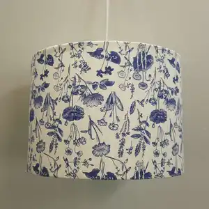 Pantalla de lámpara cilíndrica de flor azul para dormitorio, sala de estar, tambor de tela, estilo clásico y moderno