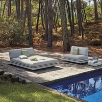 Mobilier d'extérieur sur mesure Chaise longue en fibre de verre pour piscine Chaise longue dans l'eau de la piscine Lit de plage Chaises longues