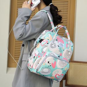 Sacs de rangement pour couches de bébé imprimés à la mode, sac à dos de voyage pour maman avec USB - Product Image 1