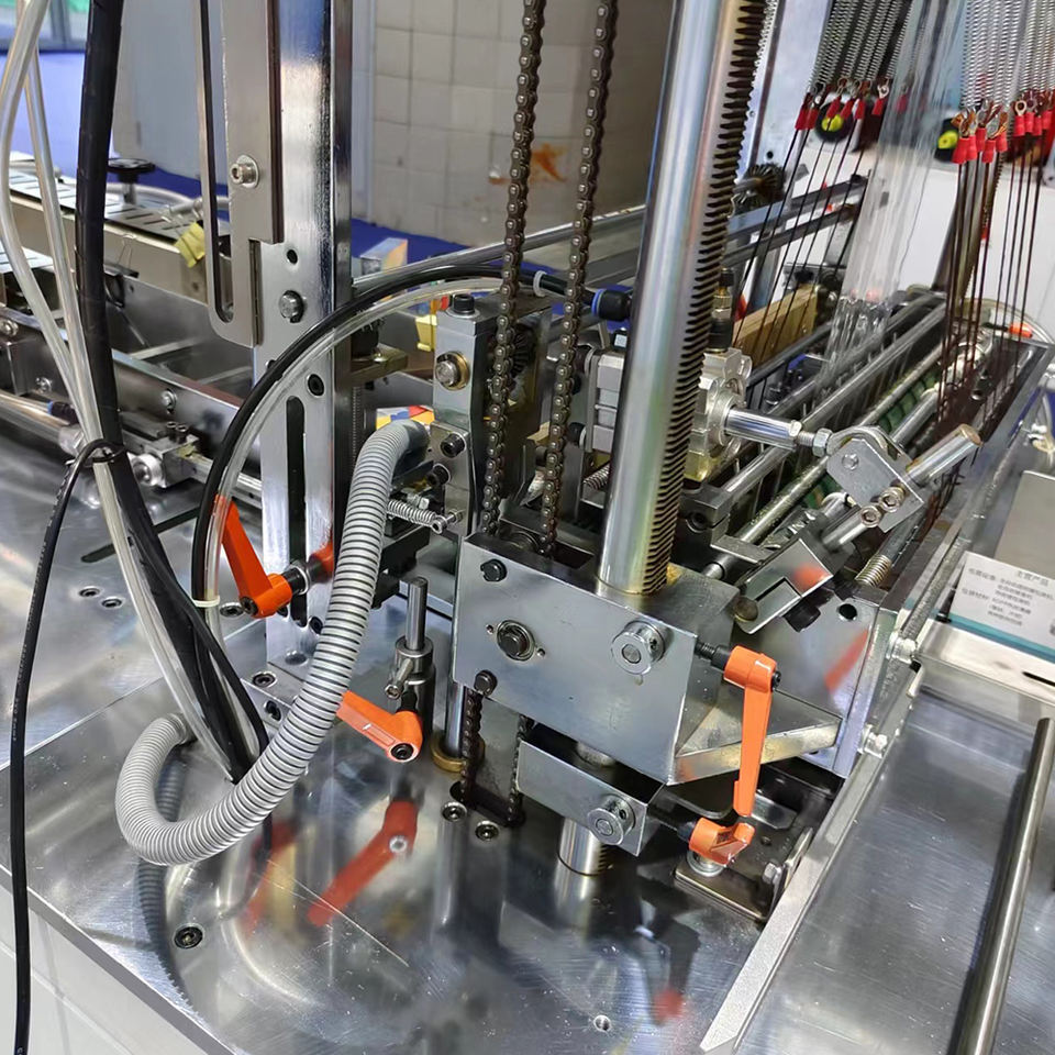 Easy-to-Operate Automatic Wrapping Machine for Soap Cosmetics for Clear Plastic PVC PE Commodity Chemical Gear PLC Paper Carton