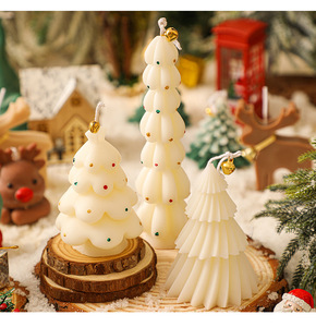 Vela artesanal grande de cera de soja con aroma a árbol de Navidad, adorno decorativo para ambiente festivo, cumpleaños y Navidad - Incluye accesorios - Product Image 4