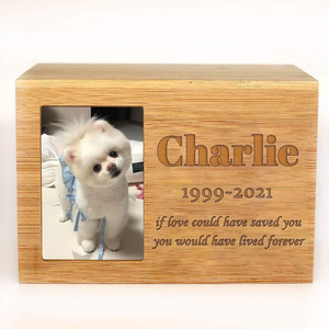 Urna <span class=keywords><strong>de</strong></span> Bambú Grabada Personalizada, Biodegradable, a Prueba <span class=keywords><strong>de</strong></span> Polvo, con Ranura para Foto, para Recordar a Mascotas - Product Image 1