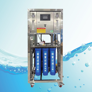 Équipement <span class=keywords><strong>de</strong></span> purification d'eau par osmose inverse pour petites entreprises 250L/500L/1000L, structure en acier inoxydable avec <span class=keywords><strong>pompe</strong></span> comme composant central - Product Image 1