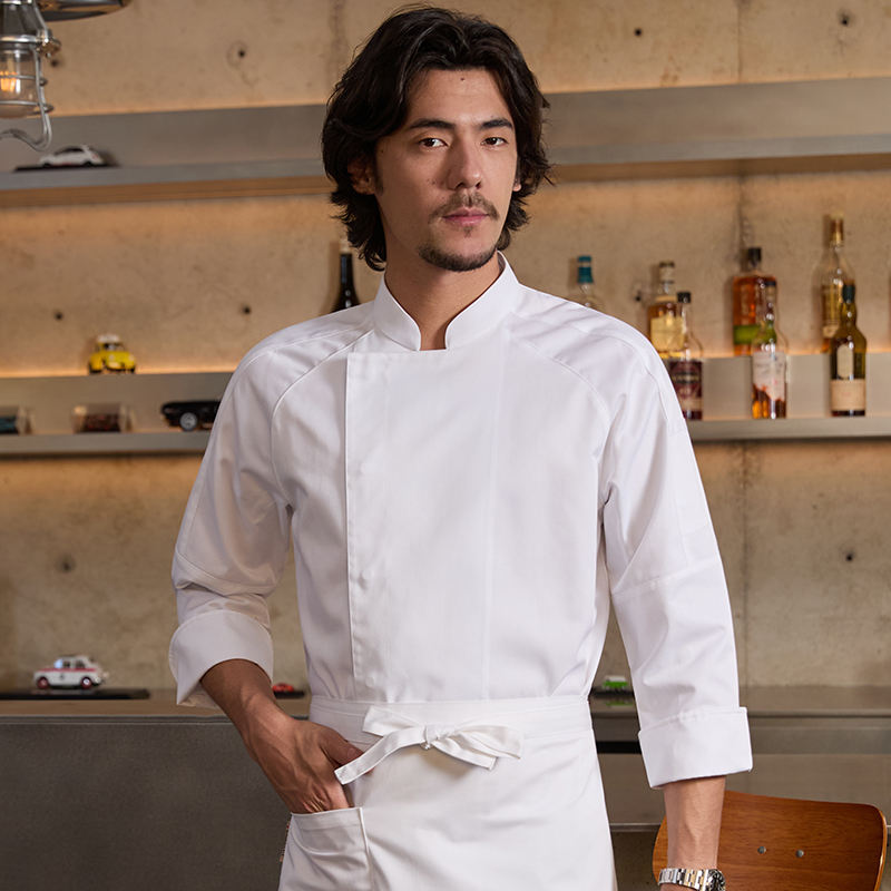 เสื้อสีขาวแขนยาว