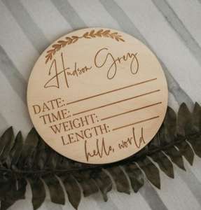 Cartes d'annonce de bébé nouveau-né gravées en bois | Signe de statistiques de naissance - Product Image 6