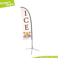 Banderoles publicitaires rectangulaires et drapeaux de plage en forme de goutte d'eau pour la promotion extérieure de la limonade, idéales pour les magasins de boissons et les événements