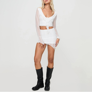 फैशन महिलाओं लंबी आस्तीन फ्राल सेट सफेद v-नेकलाइन फीता सेट रूफ़ल डिजाइन कम वृद्धि मिनी स्कर्ट दो टुकड़े सेट - Product Image 4