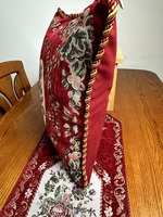 Ensemble de coussin de table et housse de coussin en jacquard chenille floral bordeaux vintage avec pompons, taille personnalisée, imperméable, pour salle à manger et hôtel