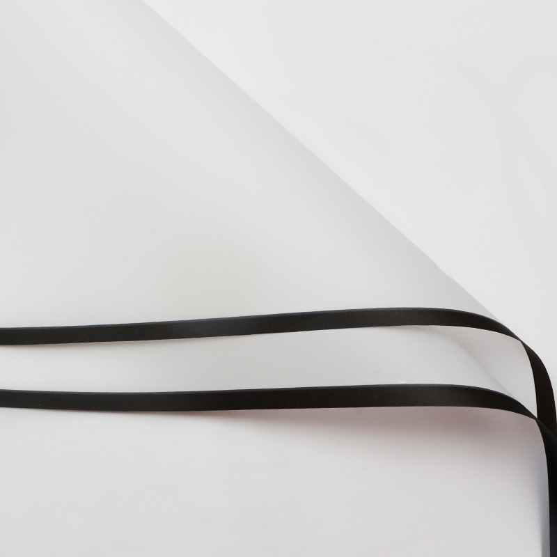 blanco con bordes negros