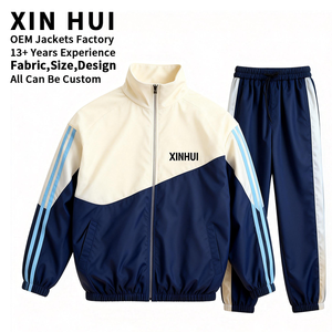 Conjunto Deportivo de Dos Piezas para Hombre XINHUI con Logotipo Personalizado, Chaqueta Cortavientos de Cuero PU y Pantalones, Estilo Casual Retro con Parches - Product Image 1