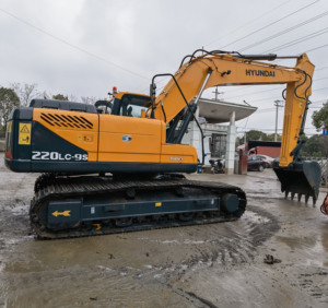 Excavatrice Hyundai 220LC-9S d'occasion en bon état, excavatrices d'occasion Hyundai 220LC-9S à vendre - Product Image 4