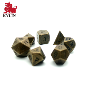 Juego de Dados Profesionales de Cristal Poliédrico Borgoña Hechos a Mano, D6 D20, para Juegos de Mesa D&D - Product Image 4