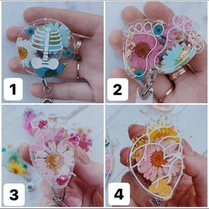 Tongxin mới tùy chỉnh đáng yêu ID chủ hoa nhựa dập nổi huy hiệu Reel quà tặng cho cô ấy - Product Image 2