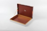 Boîtes rigides de luxe personnalisées avec laminage mat, gaufrage et doublure en éponge - Emballage en carton recyclable pour biscuits, sushis, gâteaux
