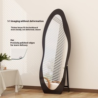 Miroir de sol en verre ondulé irrégulier en bois de luxe moderne haut de gamme, fait à la main pour la chambre à coucher, l'hôtel, élégant pour un usage domestique