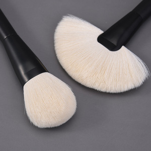 YRX 18pcs Makeup <b>Brushes</b> Set Soft Hair Oem Private Label Makeup <b>Brush</b> Set Cruelty Free Vegan Fiber Makeup <b>Brushes</b> - Product Image 4