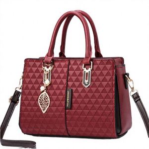 2025 Women's Fashion Handbag Durable Zipper Closure Convenient Polyester Material Versatile Stylish Two Handles for Outfitting - Product Image 3