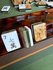 Nouveau jeu de mahjong de luxe 2026 en acrylique gravé, motif forêt de cyprès, style américain, idéal pour adultes, divertissement et <span class=keywords><strong>poker</strong></span> - Product Image 3