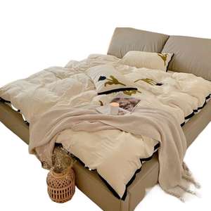 Cama Tapizada con Respaldo Suave, Tamaño King, Color Crema, Estilo Moderno y Minimalista para Recámara Principal - Product Image 5