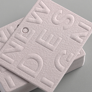 Tùy chỉnh giấy treo thẻ hàng may mặc quần áo biểu tượng tùy chỉnh in ấn thẻ Debossed giấy hangtags màu be - Product Image 6