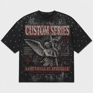เสื้อยืดทรงบ็อกซี่ฟิตสำหรับผู้ชาย ผ้า 300gsm 100% คอตตอน พิมพ์ลายกราฟิกประดับเพชรแบบซันเฟด เนื้อผ้าหนา ทรงโอเวอร์ไซส์ ลุคดิสเทรส - Product Image 1