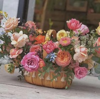 Panier à fleurs en forme de pastèque avec dentelle et nœud décoratif, cadeau pour la Saint-Valentin et la Fête des Mères, provenant d'un fleuriste