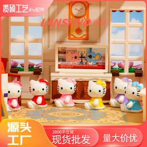 อุปกรณ์ตกแต่ง Hello Kitty ขนาดเล็ก 3 มิติ DIY ทำจากเรซิ่นพลาสติก เรืองแสงในที่มืด ของตกแต่งโต๊ะทำงาน อุปกรณ์งานฝีมือ - Product Image 4