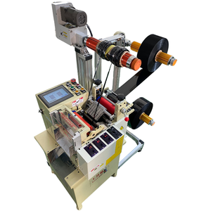 Machine multifonctionnelle de déroulage, de laminage, de découpe et d'élimination des déchets pour rouleaux de PVC - Product Image 1