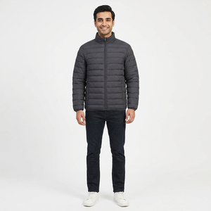 Blouson matelassé léger et respirant pour homme, coupe-vent, à col montant en toile, avec logo frontal, idéal pour l'extérieur - Product Image 1