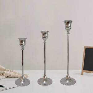 Set di <span class=keywords><strong>Portacandele</strong></span> Antichi Minimalisti in Ottone a Stelo Lungo a Forma di Cono, <span class=keywords><strong>Portacandele</strong></span> Decorativo Dorato - Product Image 5