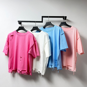 Camiseta de algodón lavado OEM al por mayor, estilo urbano, vintage, para hombre, de corte holgado, extragrande, desgastada, con agujeros <span class=keywords><strong>rotos</strong></span> - Product Image 1