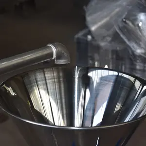 La smerigliatrice utilizzata per la macinazione degli alimenti in laboratorio utilizza materiale in acciaio inossidabile come mulino colloidale