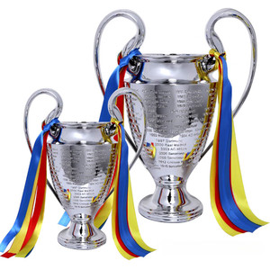 Trofeo <span class=keywords><strong>de</strong></span> <span class=keywords><strong>la</strong></span> <span class=keywords><strong>Copa</strong></span> <span class=keywords><strong>de</strong></span> <span class=keywords><strong>Europa</strong></span> <span class=keywords><strong>de</strong></span> Fútbol para aficionados, con lazo, <span class=keywords><strong>de</strong></span> resina sintética, para decoración - Product Image 2