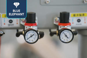 Nouvelle machine à bordurer et à tailler les chants courbes pour les ateliers de meubles sur mesure - Product Image 2