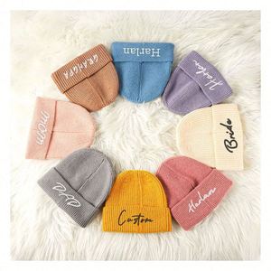 Bonnet personnalisé, personnalisez ce bonnet en tricot avec votre propre logo ou texte, idéal pour les journées froides - Product Image 6