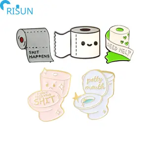 Toptan tuvalet kase banyo rozeti özel logo tuvalet kağıdı emaye Pin lazımlık ağız mutlu kağıt mineli yaka rozeti broş