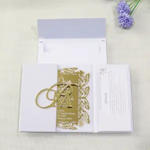 Cartes d'invitation personnalisées en acrylique miroir en or découpées au laser avec initiales en acrylique miroir en or découpées au laser