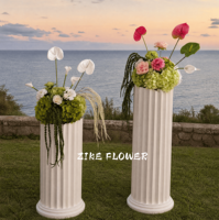 Composition florale de luxe artificielle en Anthurium et Hortensia, sur colonne romaine blanche, en soie, pour décoration extérieure de mariages et restaurants