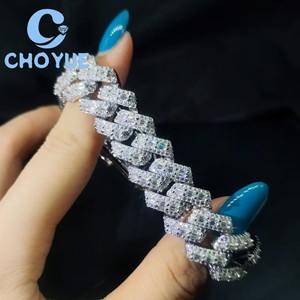 ลดราคาพิเศษ สร้อยข้อมือเงินแท้ 925 แบบ Cuban Link ขนาด 16 มม. ประดับเพชร VVS Moissanite  ผ่านการทดสอบเพชร  เครื่องประดับฮิปฮอป พร้อมใบรับรอง GRA - Product Image 4