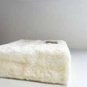 Puf de Piel de Oveja Hecho a Mano de Alta Gama a Precio de Fábrica, Otomana Grande Modular de Estilo Contemporáneo y Rústico Forsyth, Ecológico para el Hogar - Product Image 4