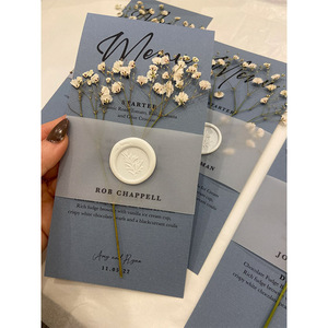 Carte de menu de mariage élégante, personnalisée, design gratuit, bleu poussiéreux, gypsophile, fantaisie - Product Image 1