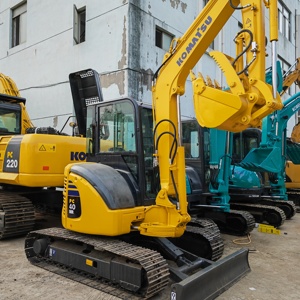 Excavatrice sur chenilles Komatsu PC40 d'occasion en bon état, poids opérationnel de 4 tonnes, composants principaux : moteur, pompe à engrenages, composants d'origine - Product Image 2