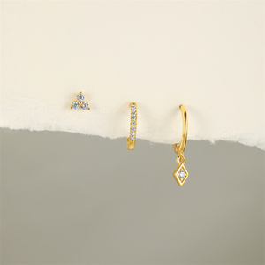 Nouvel arrivage : Boucles d'oreilles créoles dorées, lot de 3 pièces, avec pampilles, étoile à quatre branches et zircon géométrique - Product Image 6