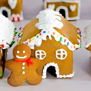 <span class=keywords><strong>Biscuits</strong></span> en forme de maison en pain d'épices et bonbons sous film rétractable sur les machines d'emballage de <span class=keywords><strong>biscuits</strong></span> provenant de fours <span class=keywords><strong>industriels</strong></span> - Product Image 6