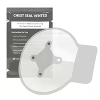Kit de premiers secours IFAK personnalisé avec logo, comprenant un bandage compressif, une pince thoracique ventilée, un garrot, des ciseaux de traumatologie et un étui noir.